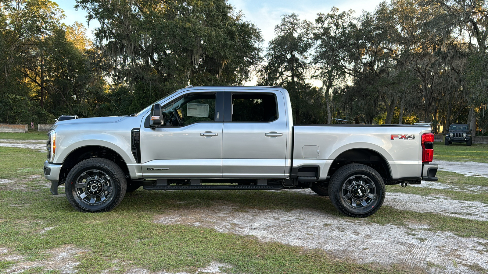 2024 Ford F-350SD Lariat 3