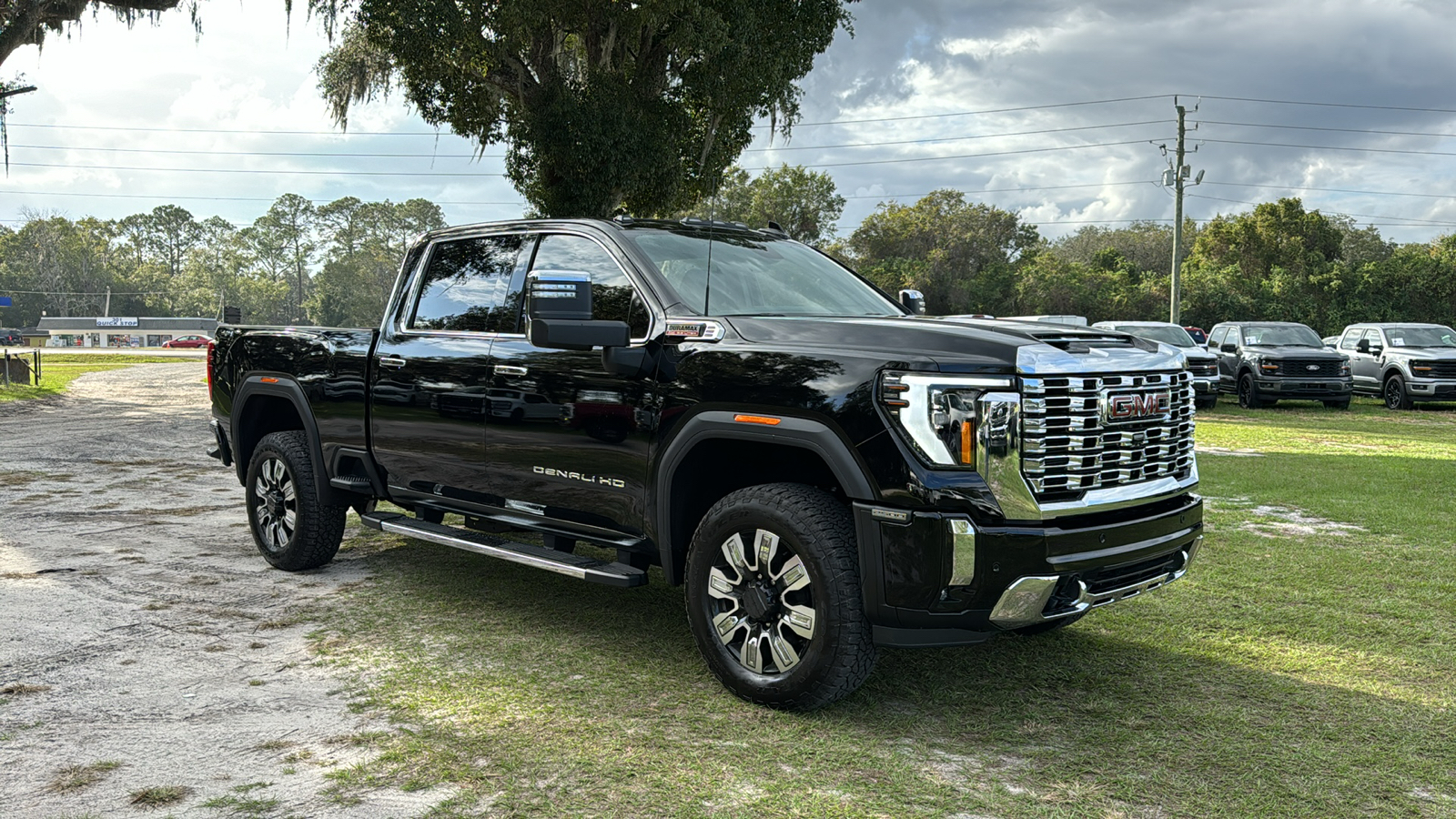 2024 GMC Sierra 2500HD Denali 1