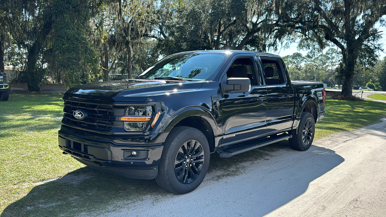 2024 Ford F-150 XLT 2