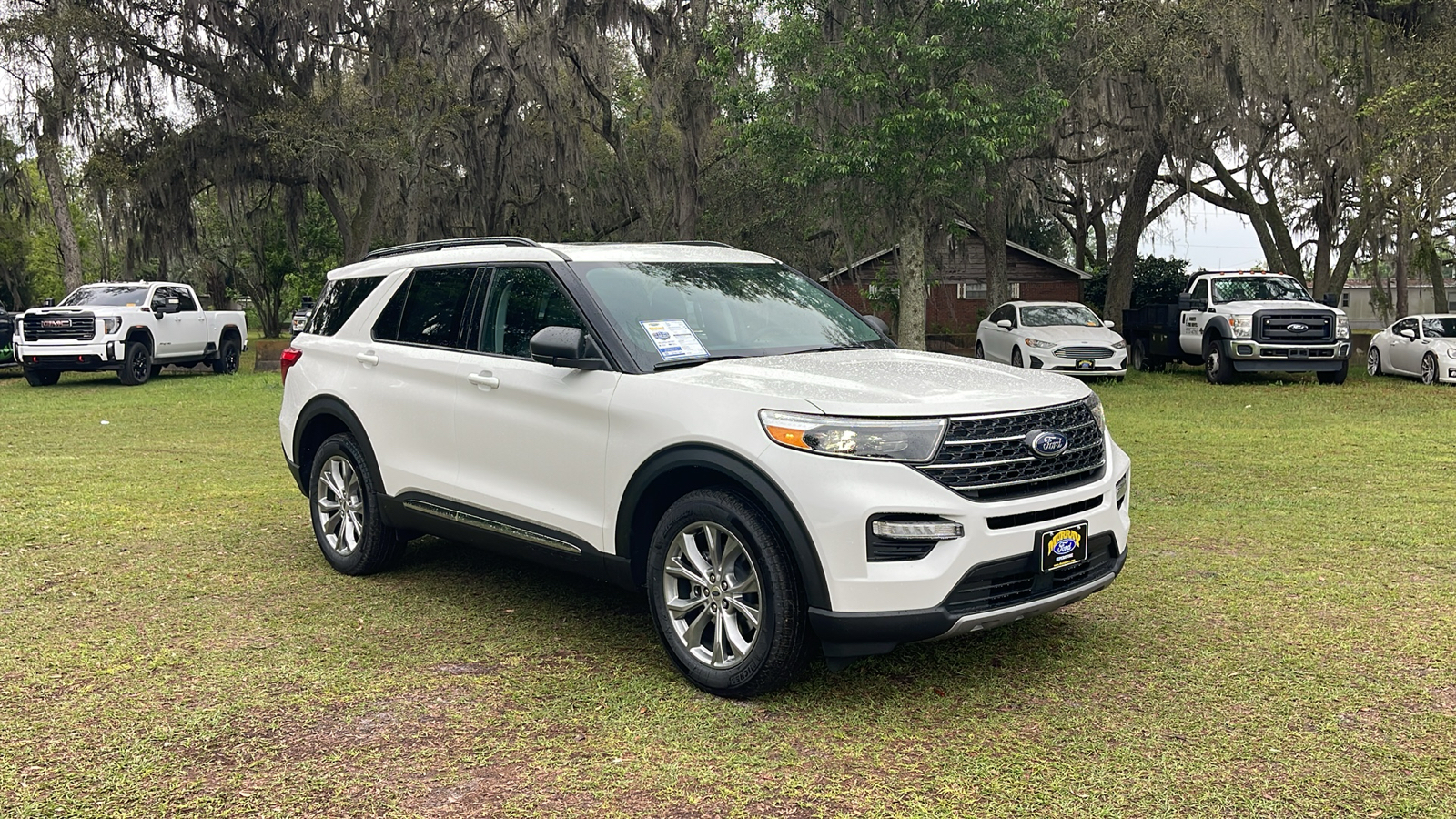 2024 Ford Explorer XLT 1