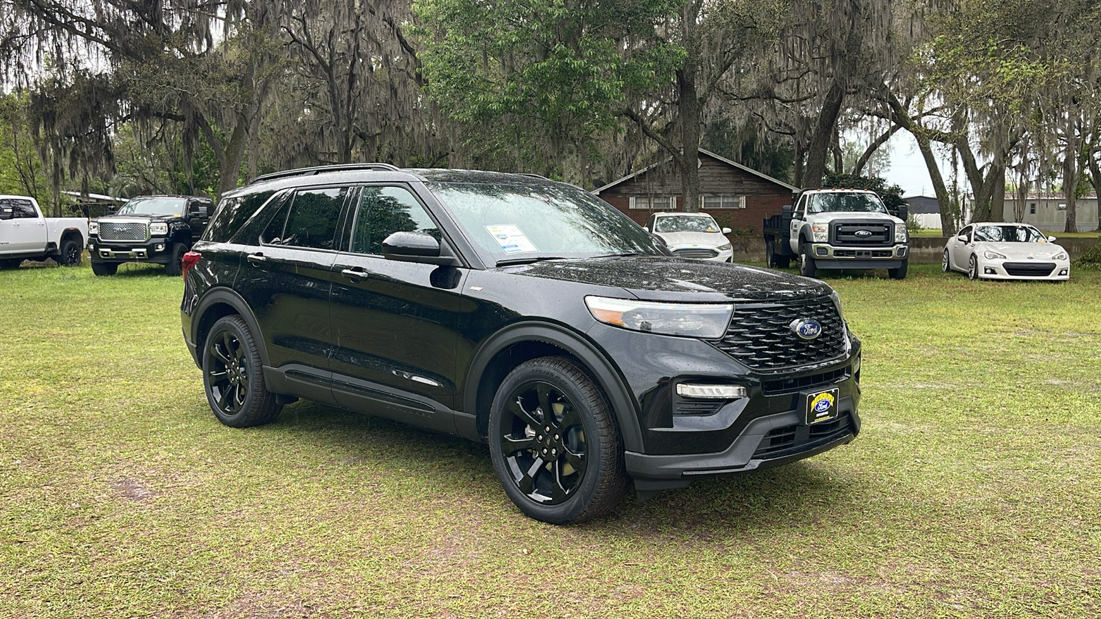 2024 Ford Explorer ST-Line 1