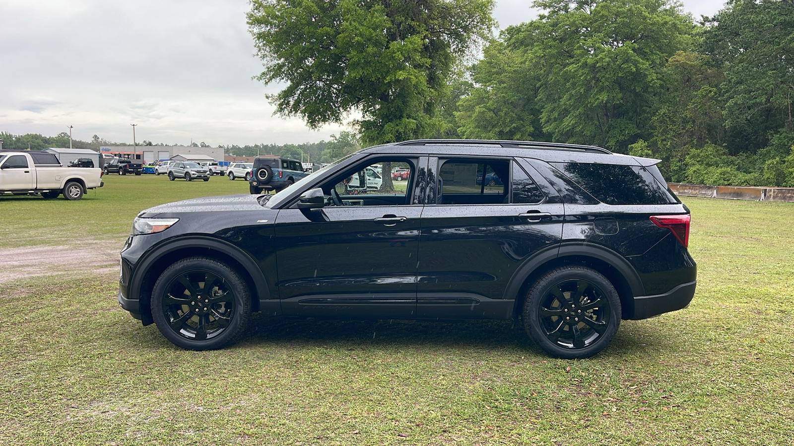 2024 Ford Explorer ST-Line 3