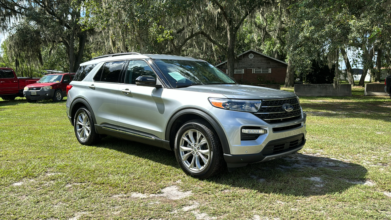 2024 Ford Explorer XLT 1