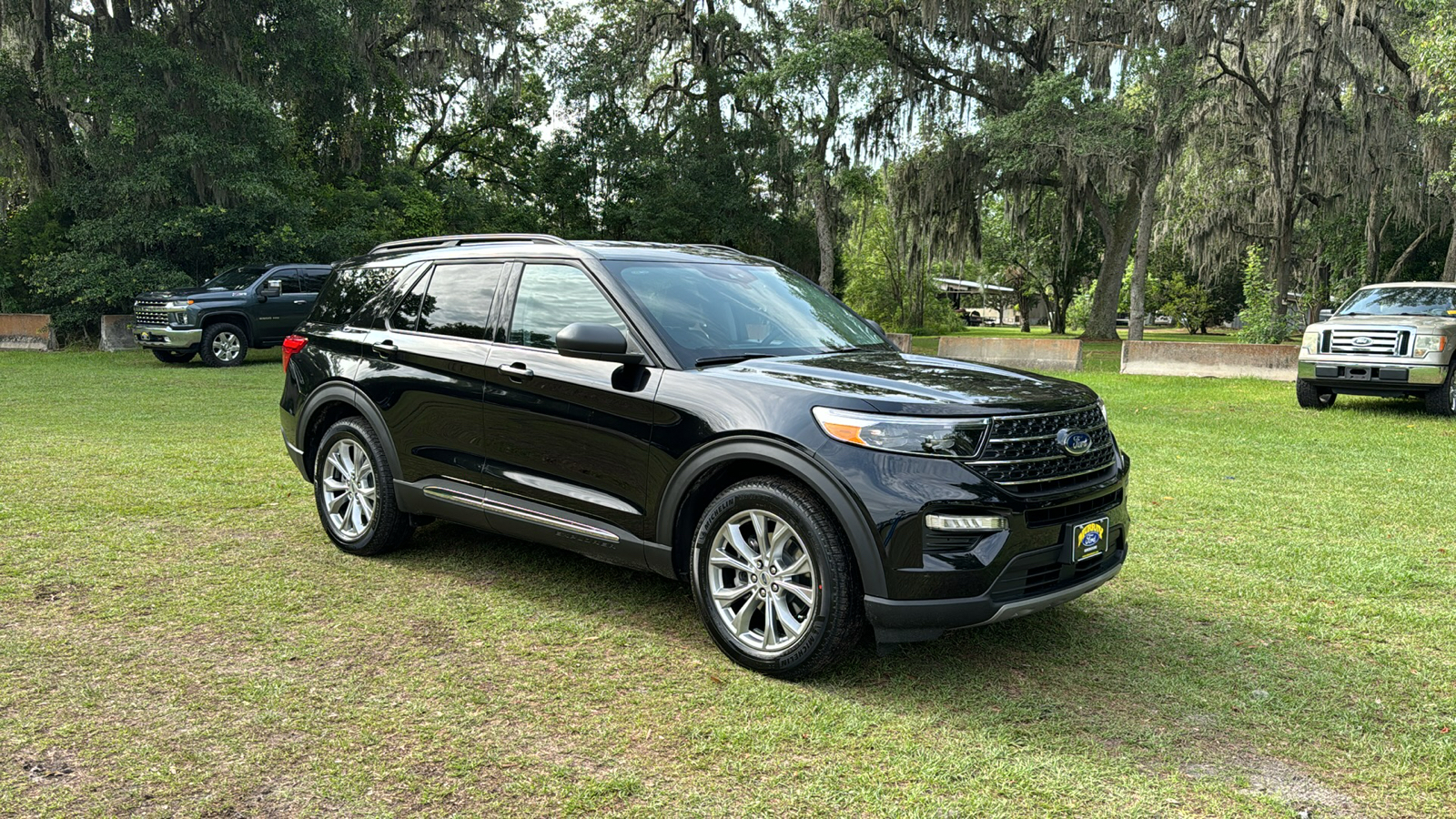 2024 Ford Explorer XLT 1