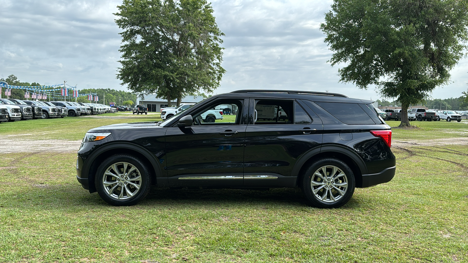 2024 Ford Explorer XLT 3