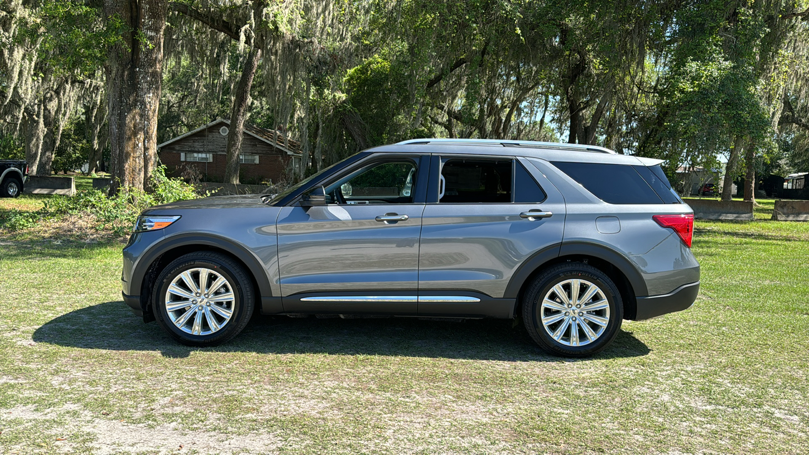 2024 Ford Explorer Limited 3