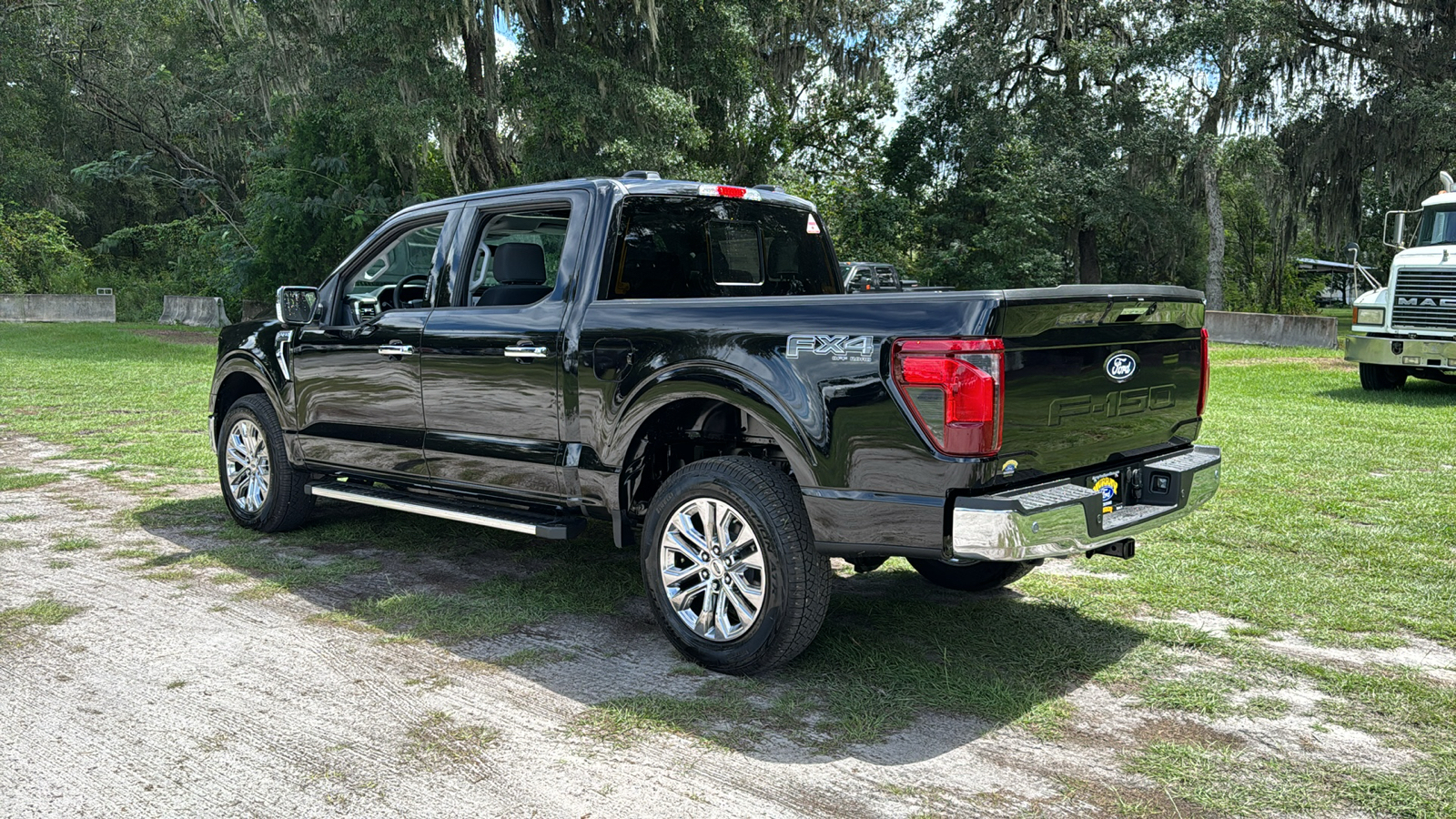 2024 Ford F-150 XLT 4