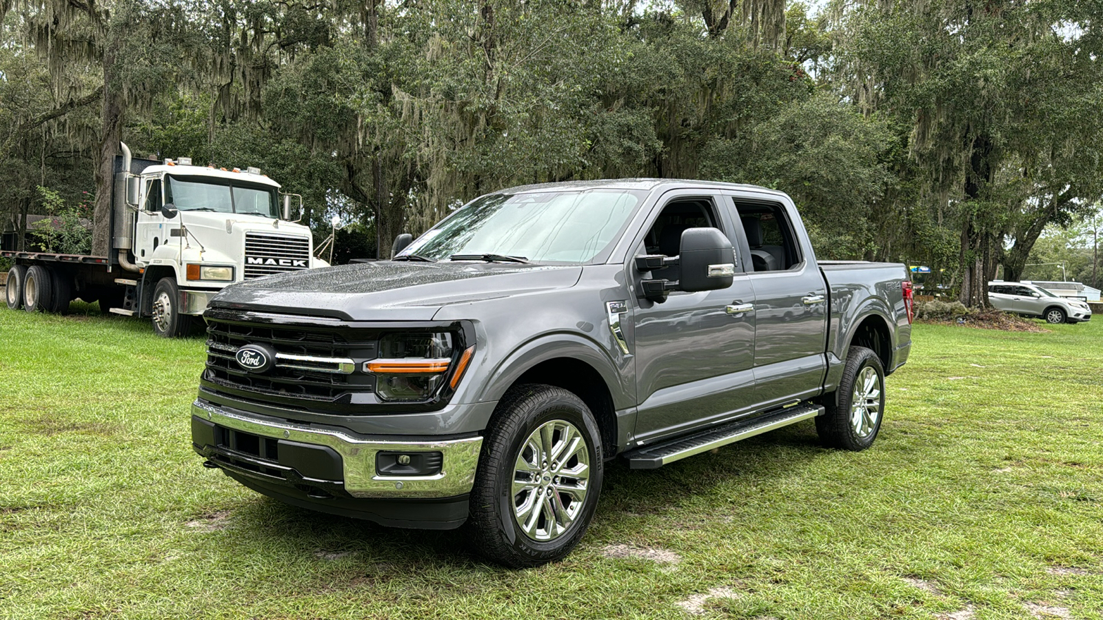 2024 Ford F-150 XLT 2