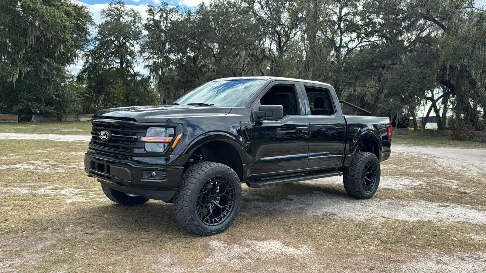 2024 Ford F-150 XLT 2