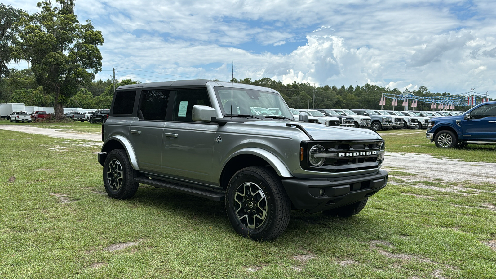 2024 Ford Bronco Outer Banks 1