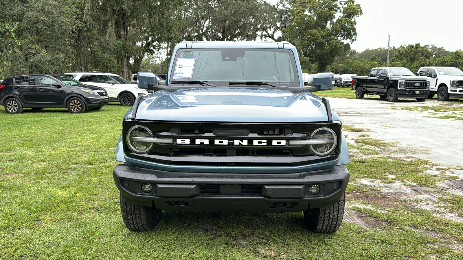 2024 Ford Bronco Outer Banks 10