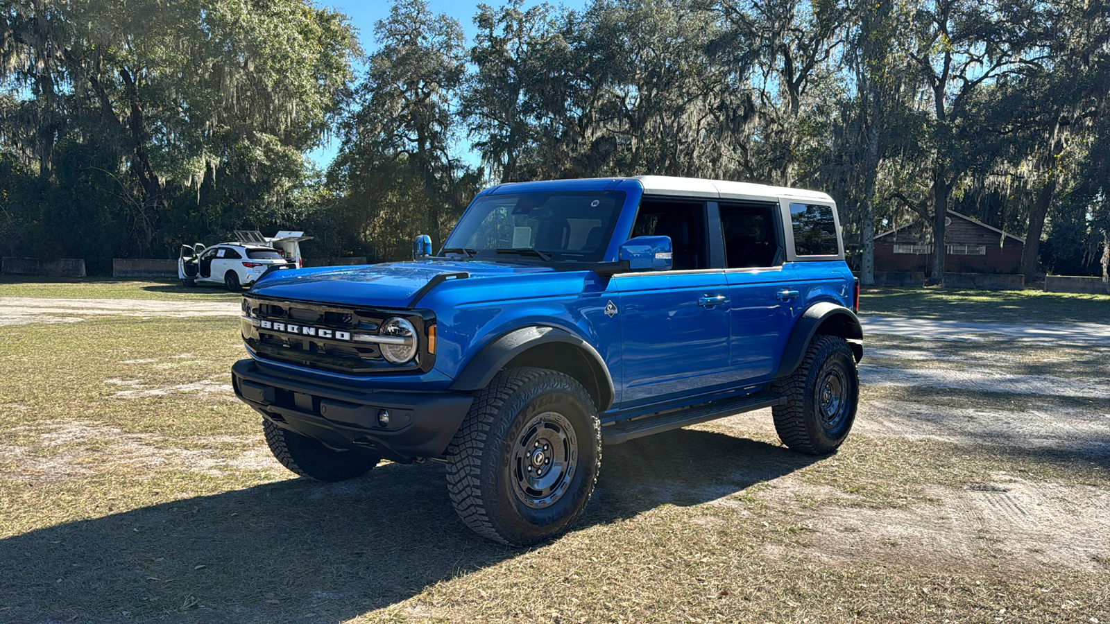 2024 Ford Bronco Outer Banks 2