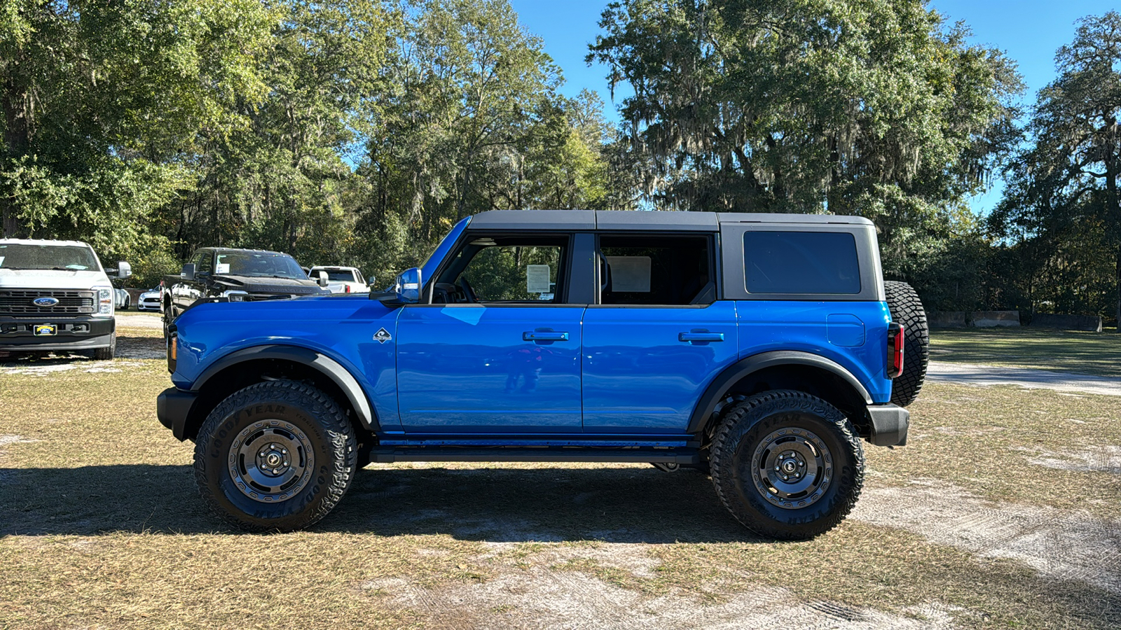 2024 Ford Bronco Outer Banks 3