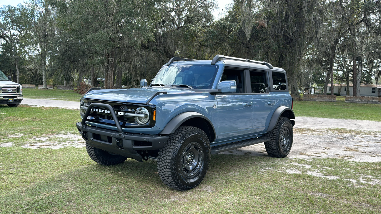 2024 Ford Bronco Outer Banks 2