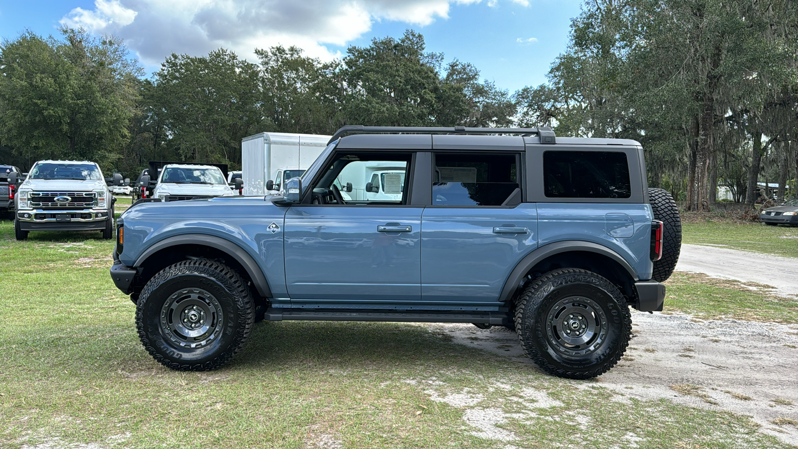 2024 Ford Bronco Outer Banks 3