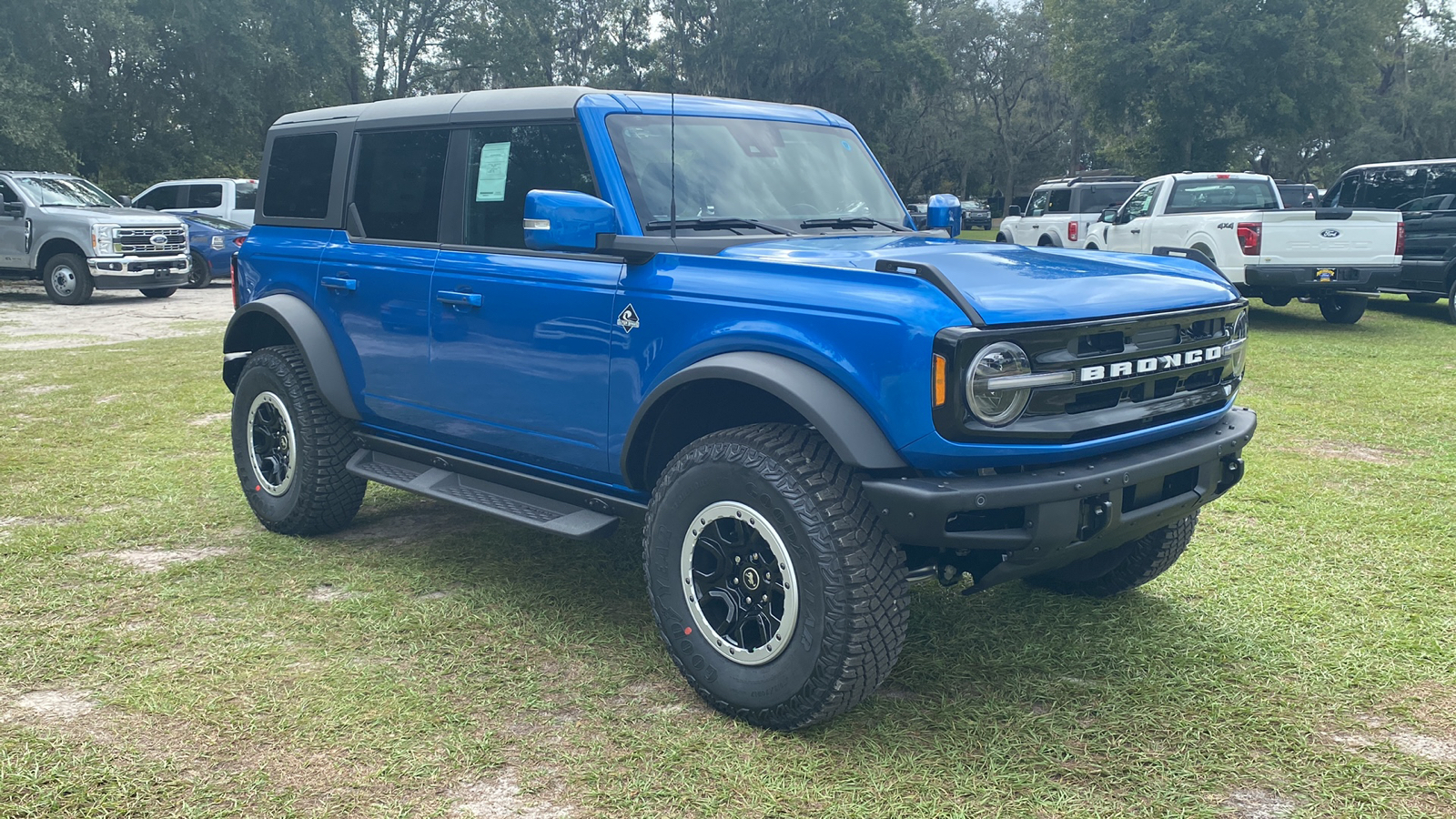 2024 Ford Bronco Outer Banks 1