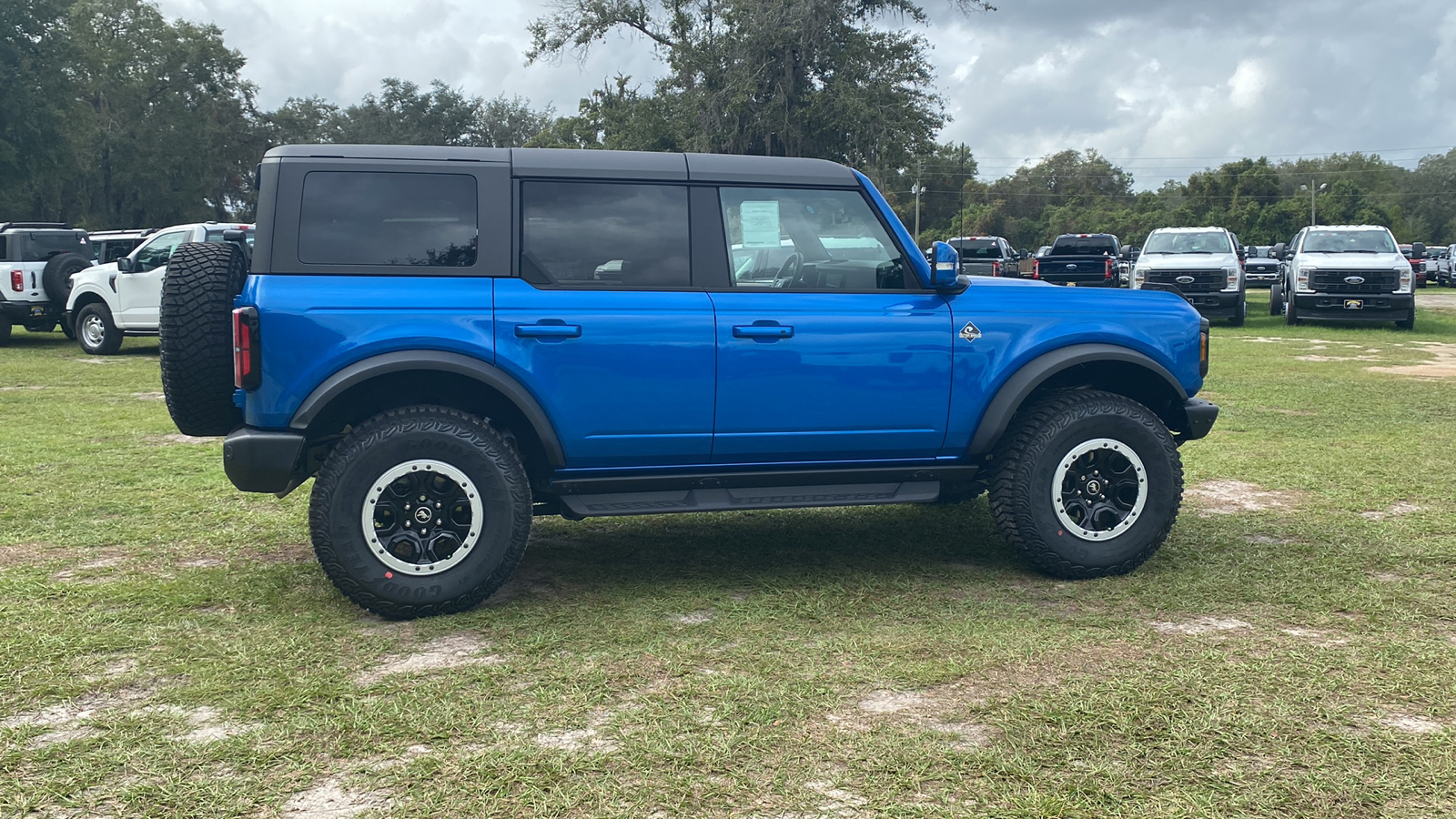 2024 Ford Bronco Outer Banks 31