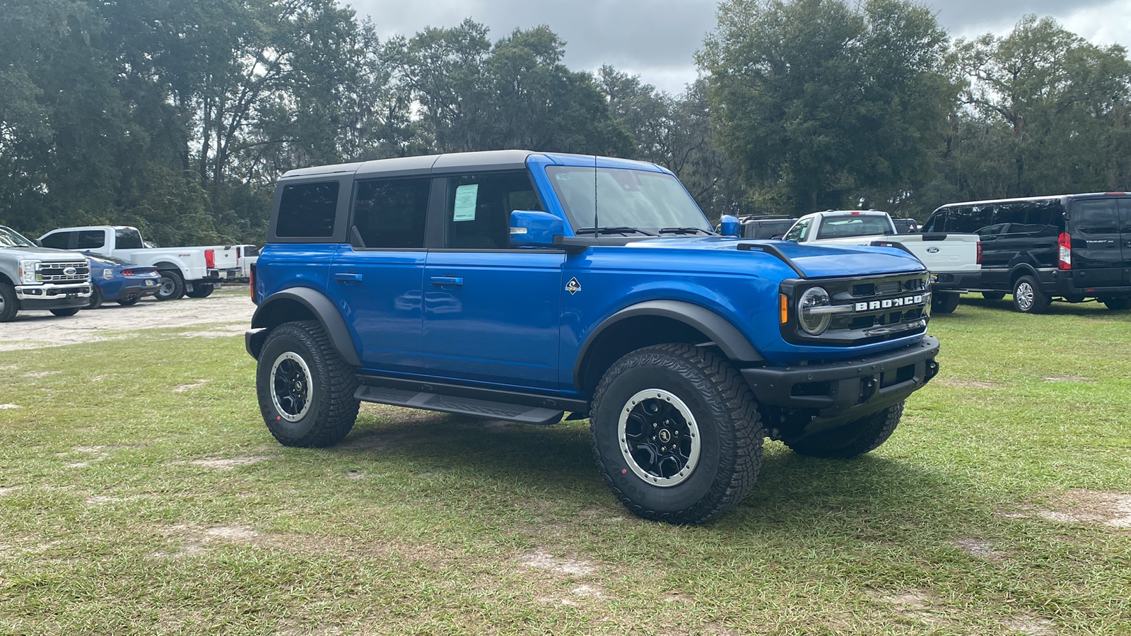 2024 Ford Bronco Outer Banks 32