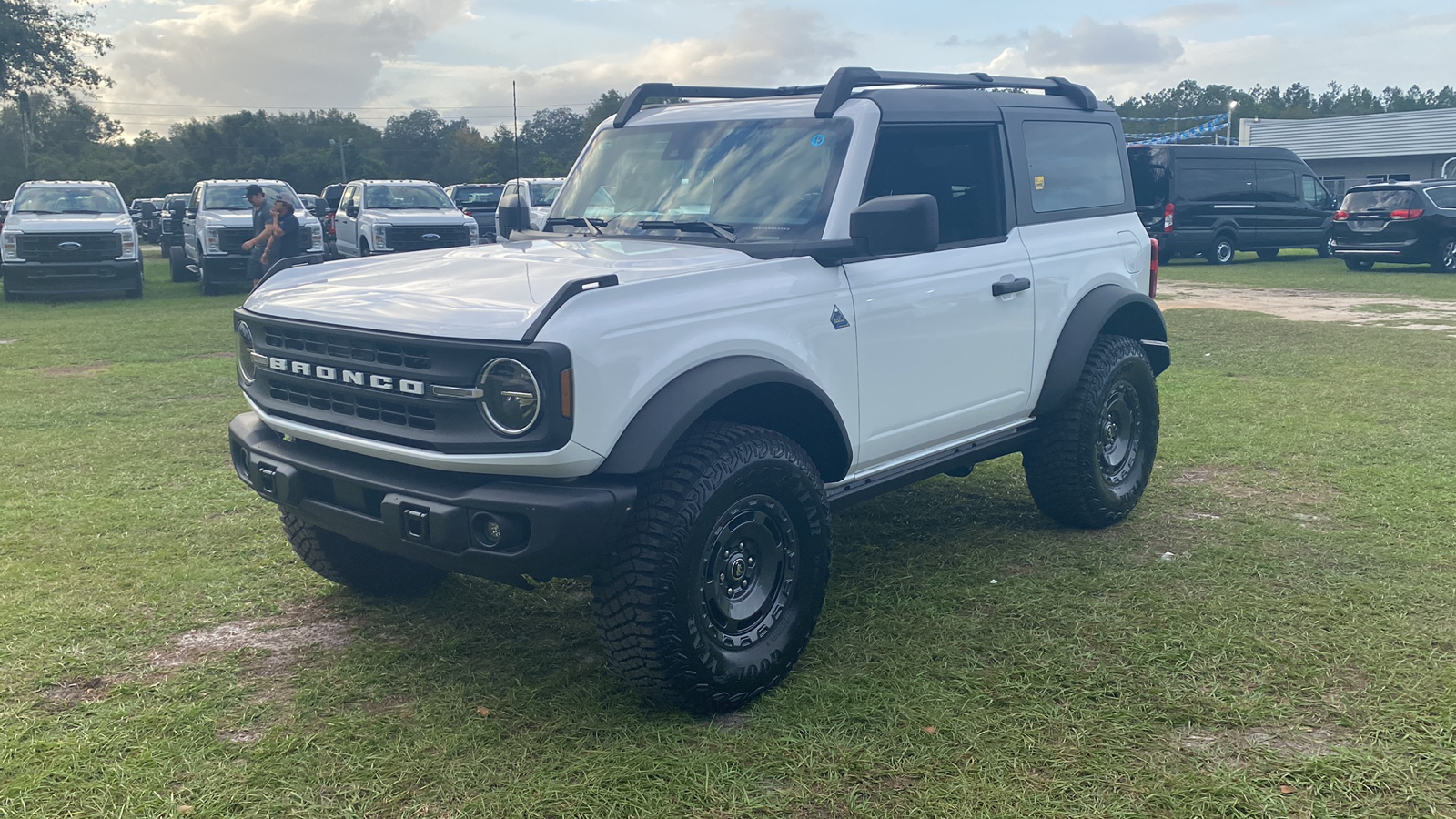 2024 Ford Bronco Black Diamond 3