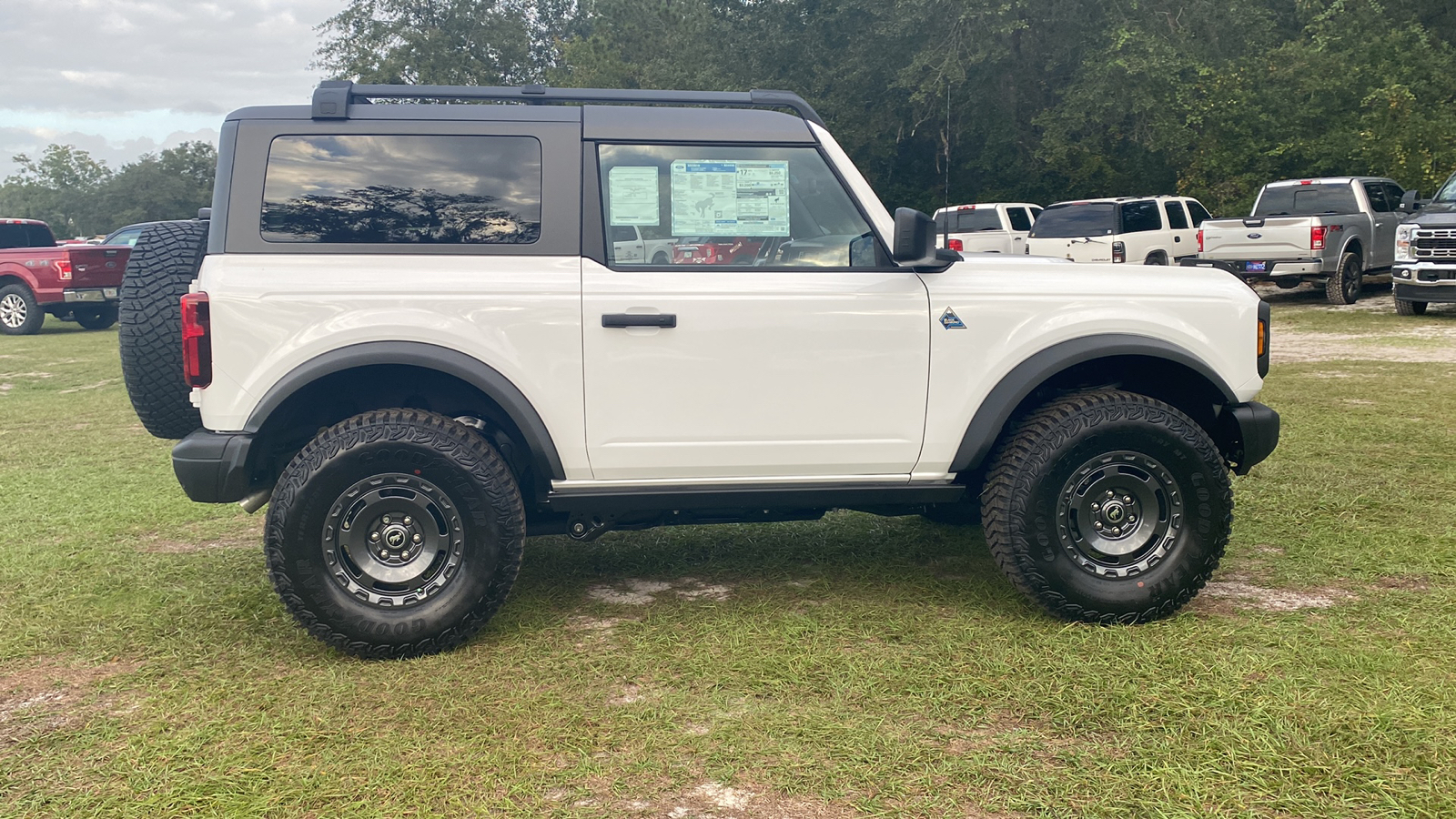 2024 Ford Bronco Black Diamond 25