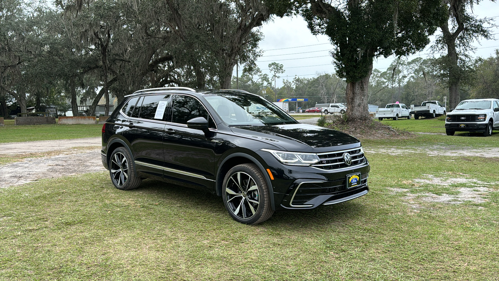 2024 Volkswagen Tiguan 2.0T SEL R-Line 1