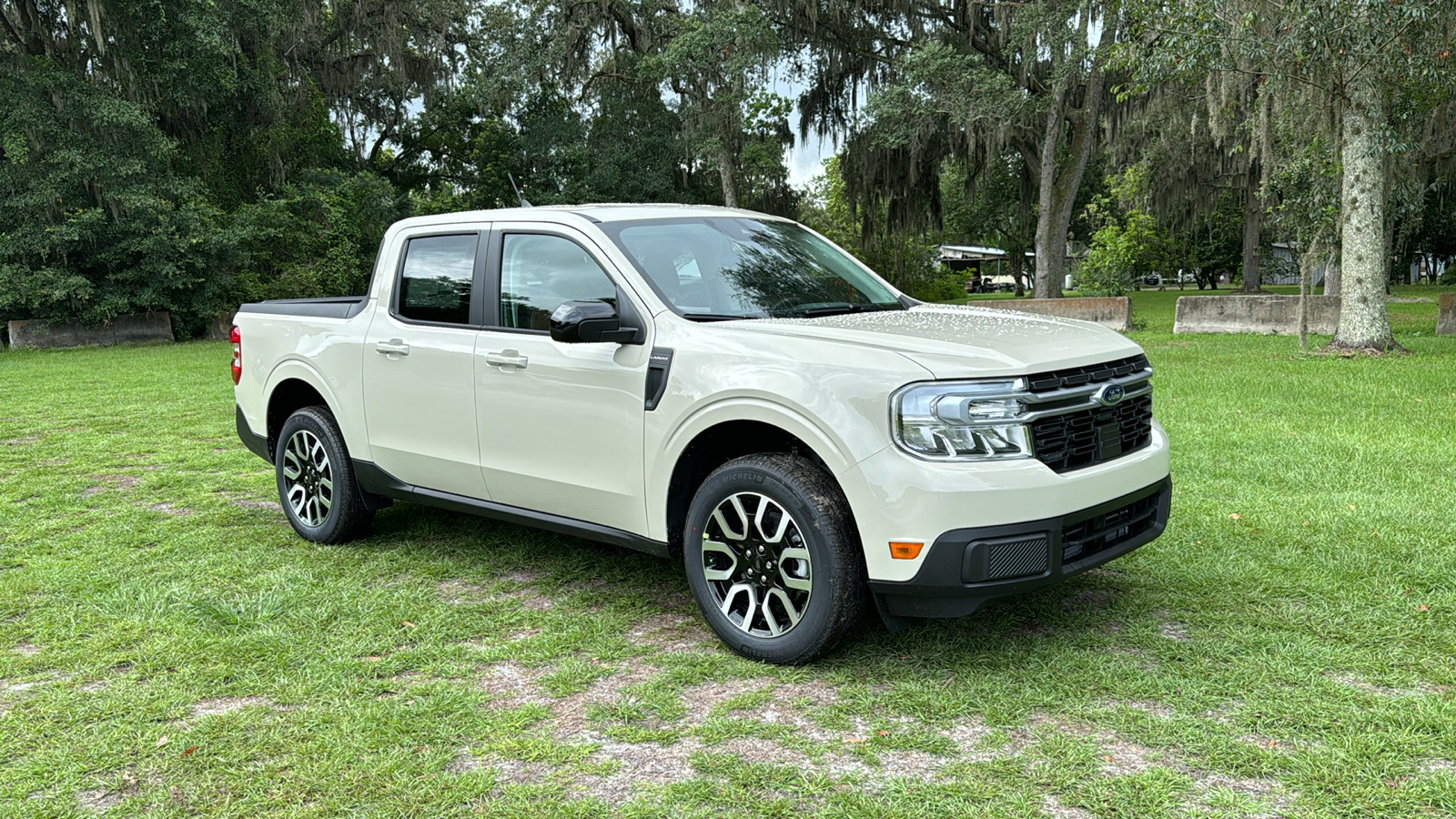 2024 Ford Maverick Lariat 1