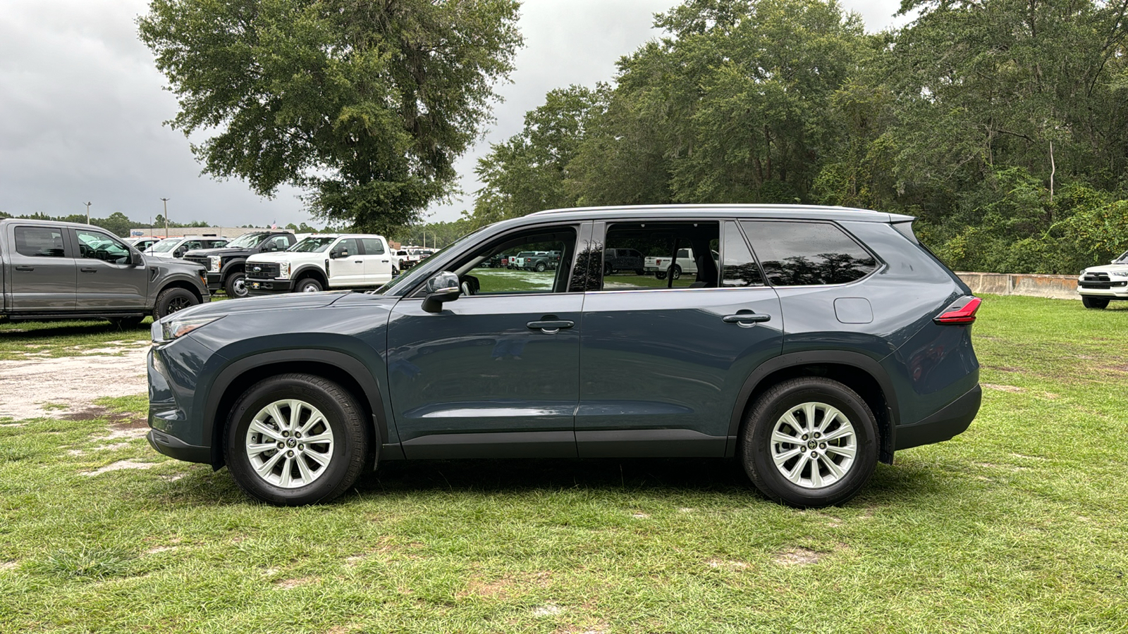 2024 Toyota Grand Highlander XLE 3