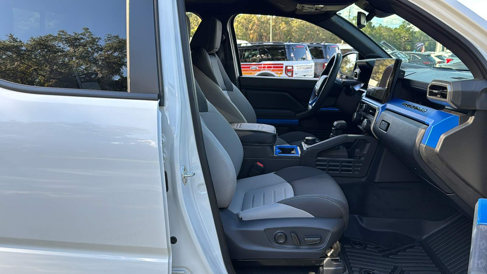 2024 Toyota Tacoma TRD Off-Road 12