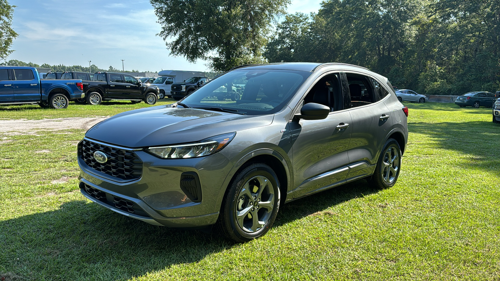 2024 Ford Escape ST-Line 2