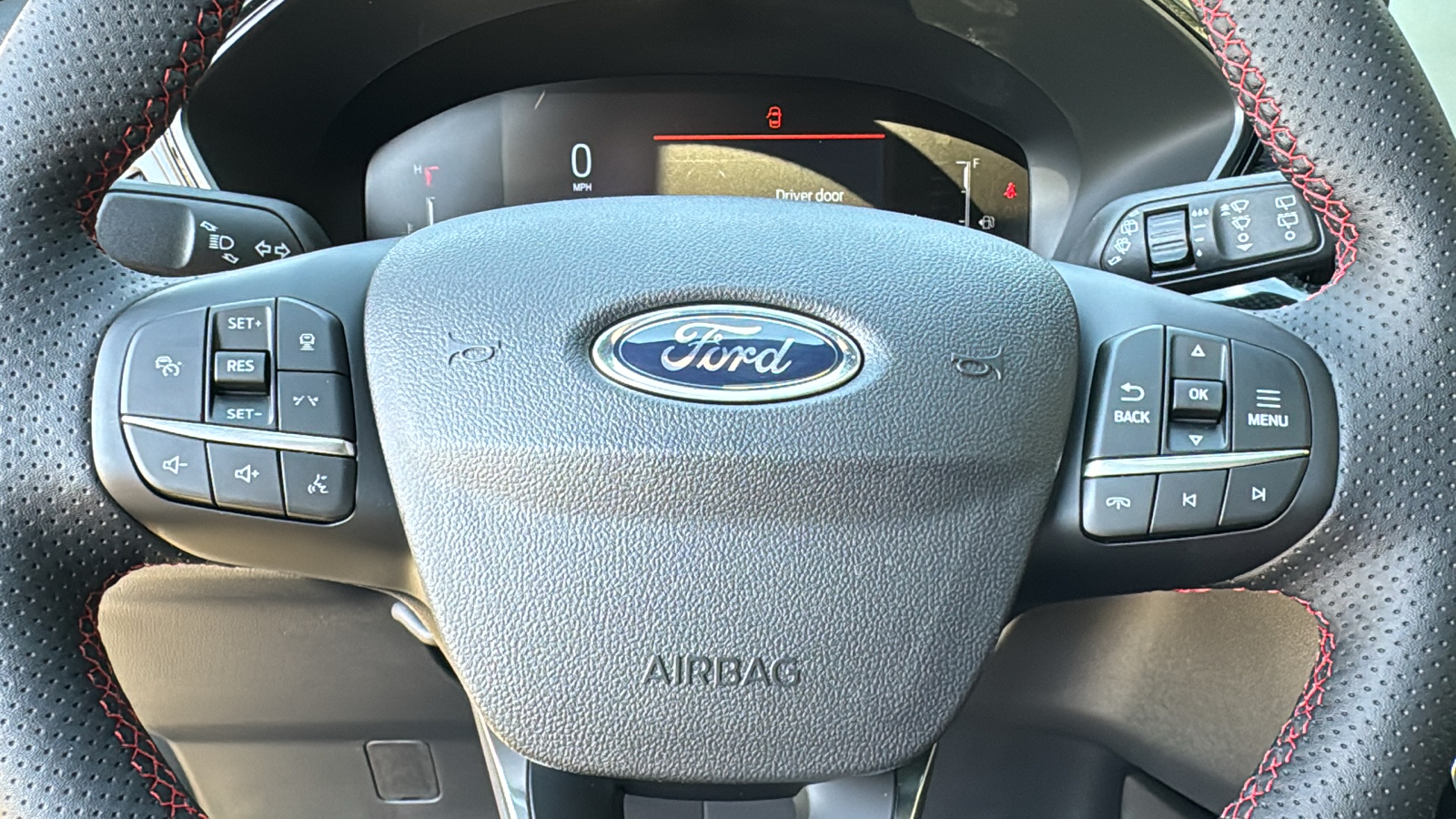 2024 Ford Escape ST-Line 22