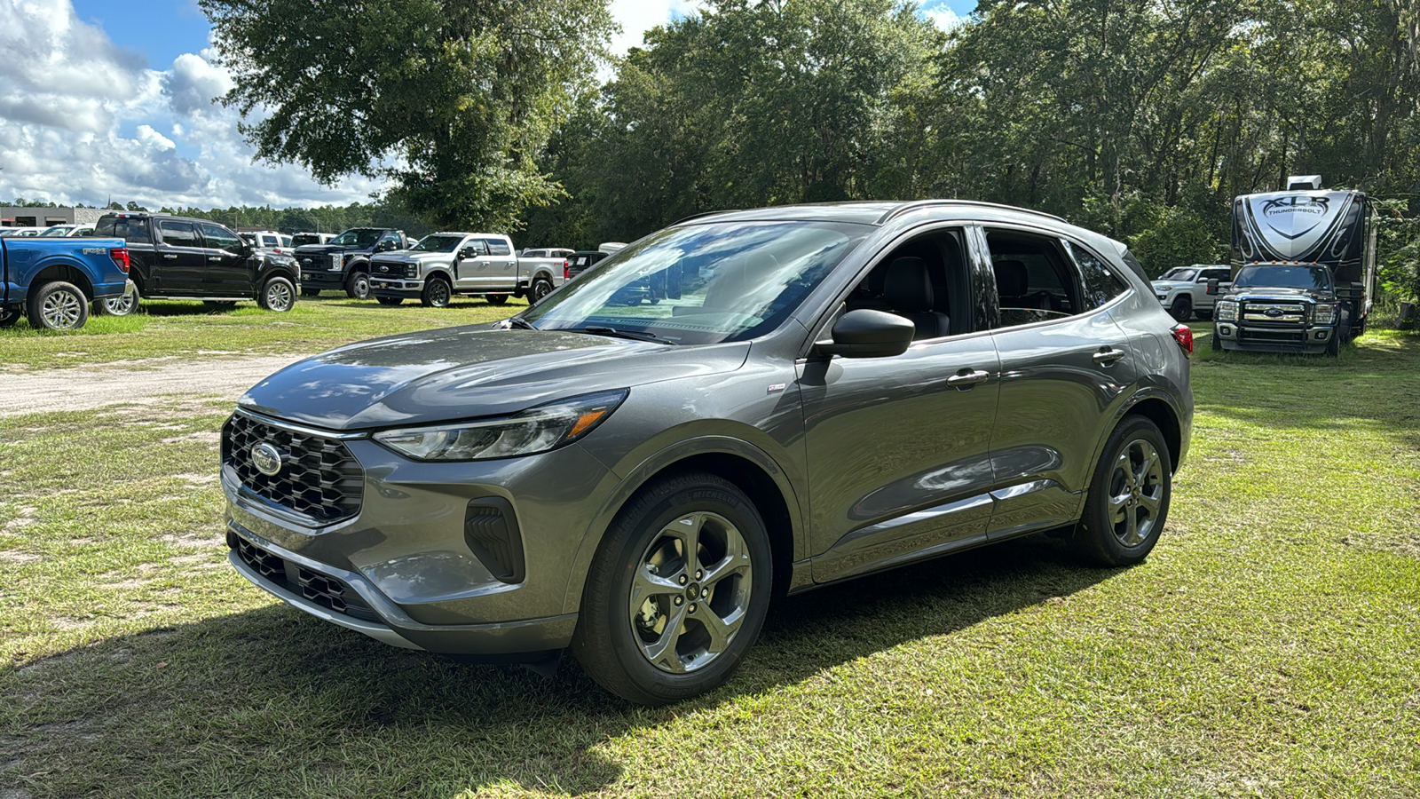 2024 Ford Escape ST-Line 2