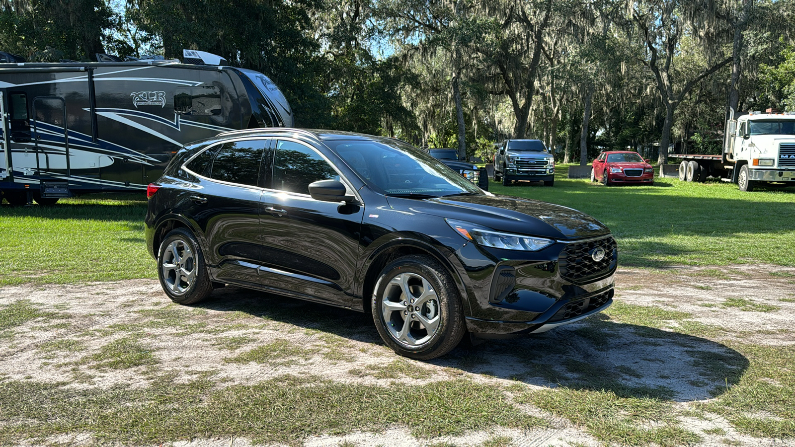 2024 Ford Escape ST-Line 1