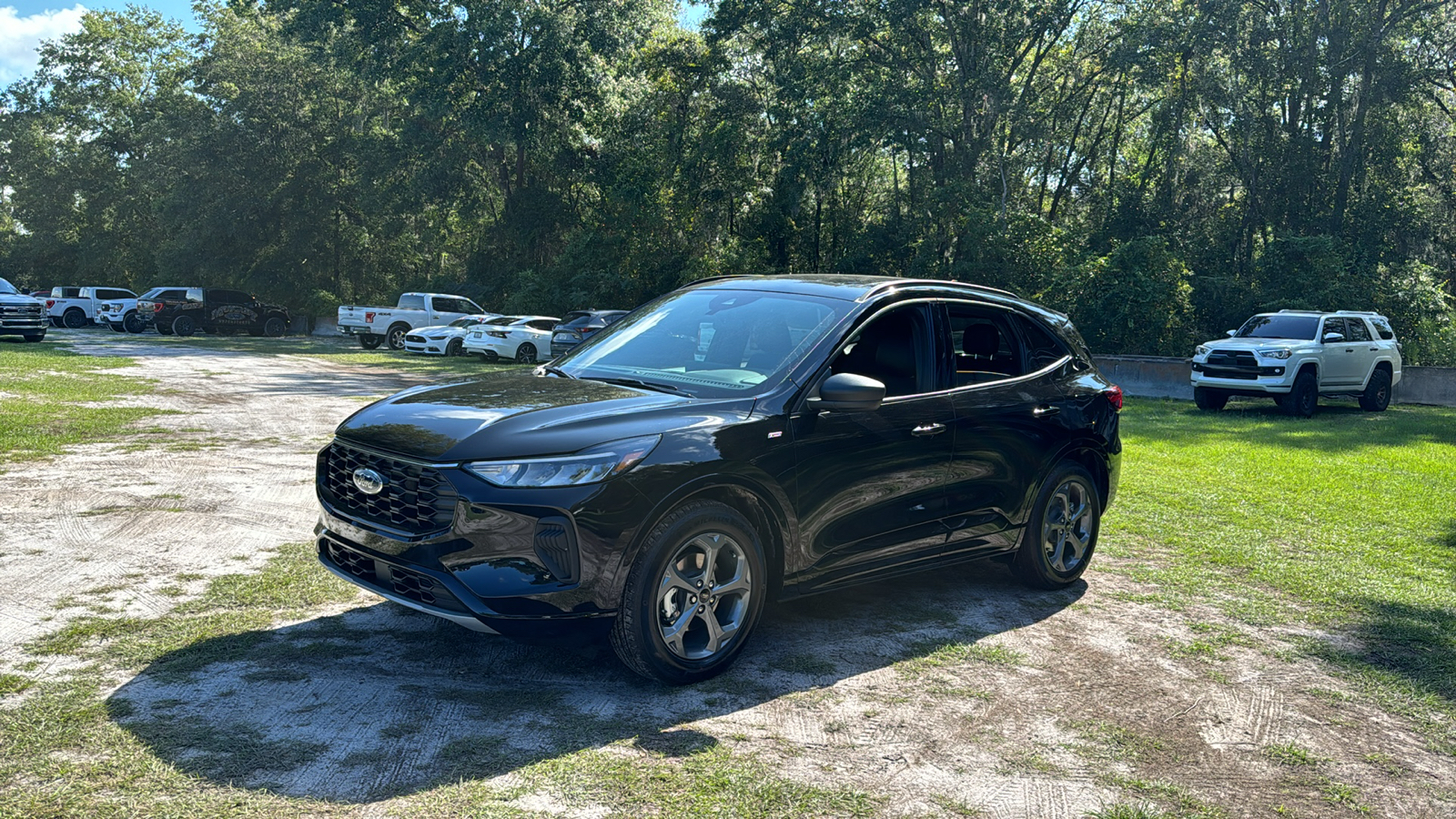 2024 Ford Escape ST-Line 2