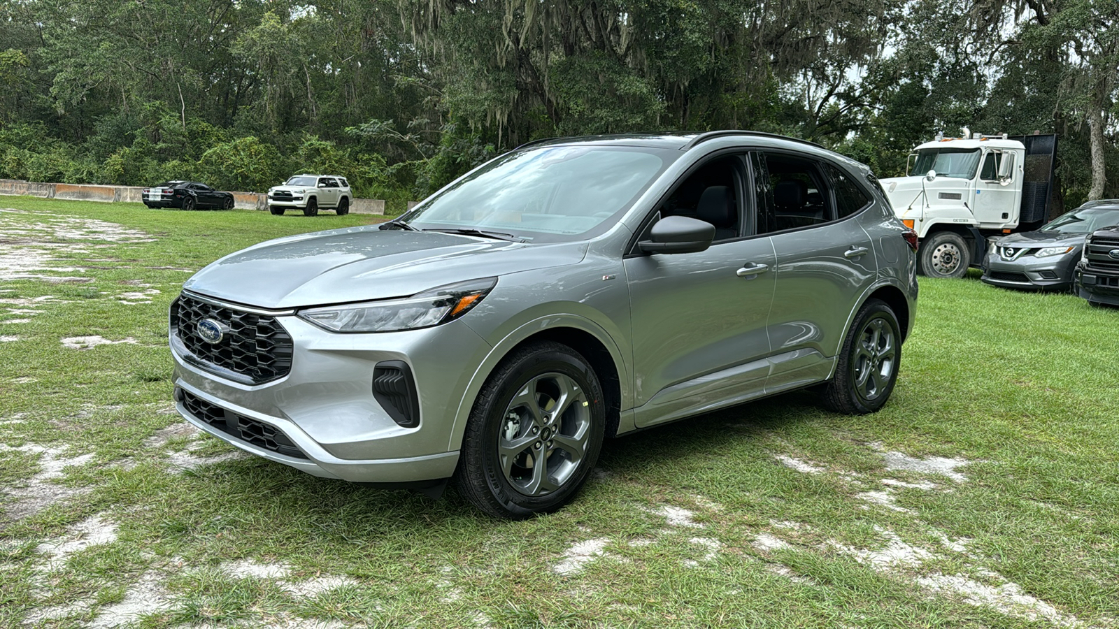 2024 Ford Escape ST-Line 2