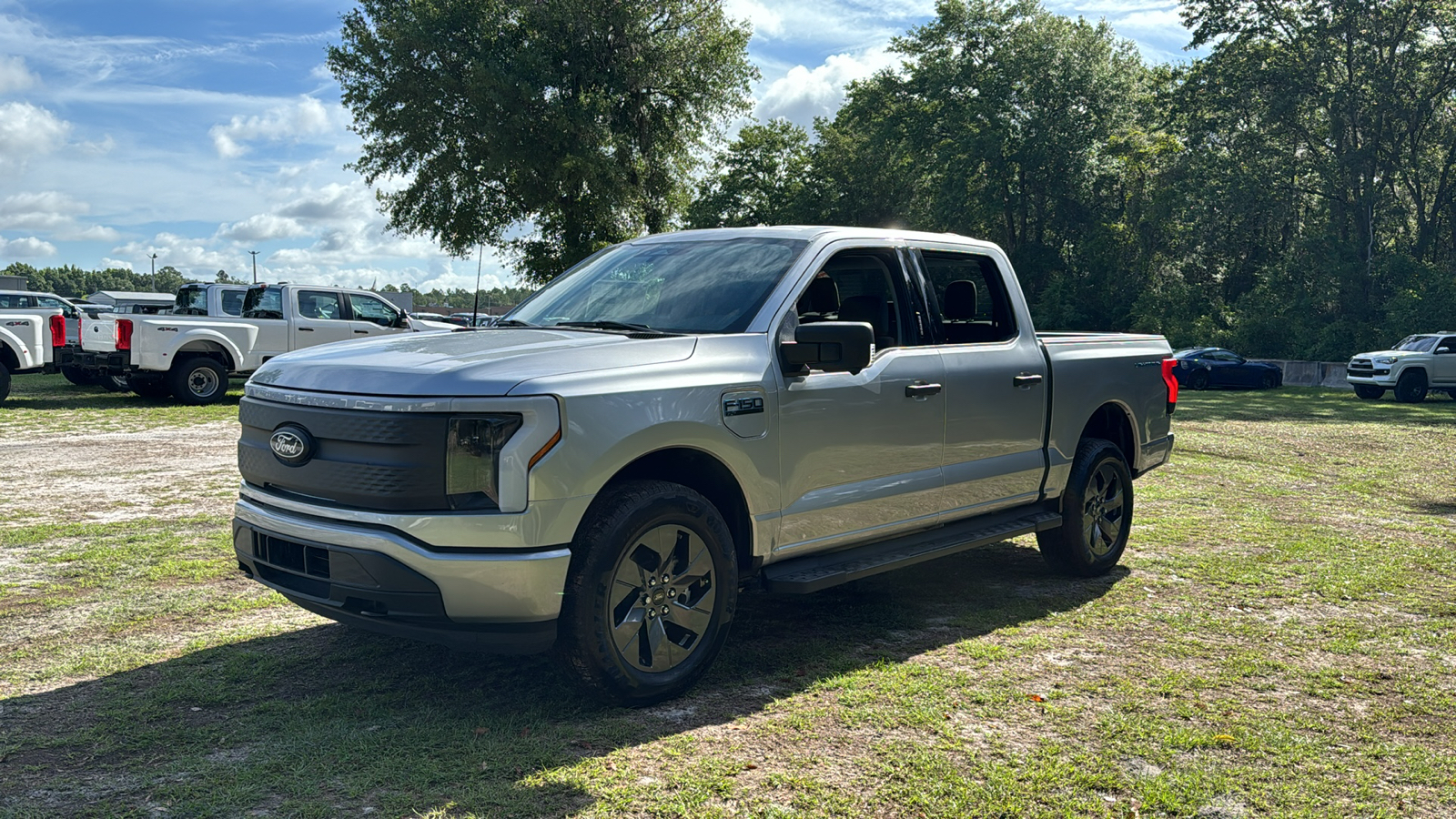 2024 Ford F-150 Lightning XLT 2