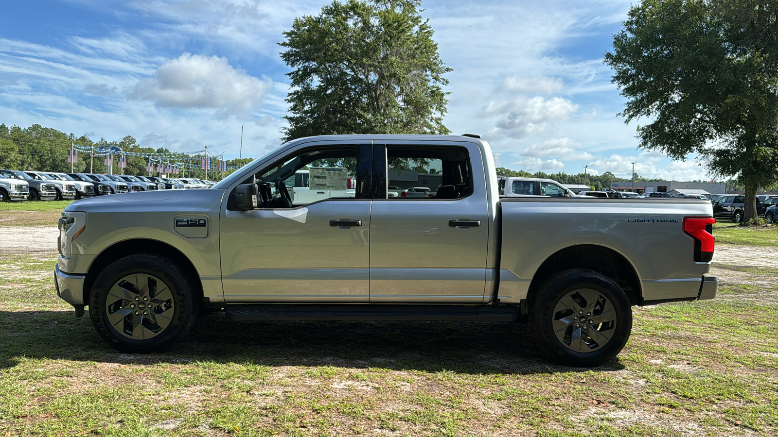 2024 Ford F-150 Lightning XLT 3