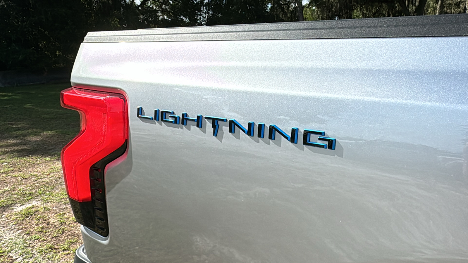 2024 Ford F-150 Lightning XLT 7