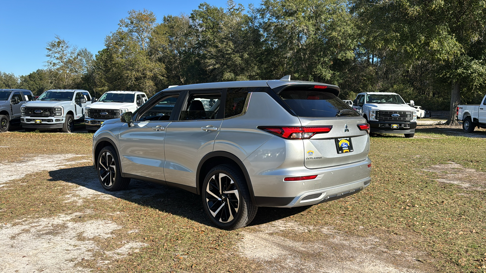 2024 Mitsubishi Outlander  4