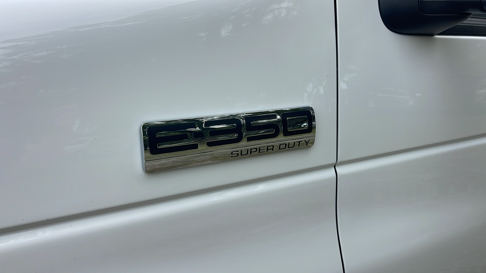 2025 Ford E-350SD Base 24