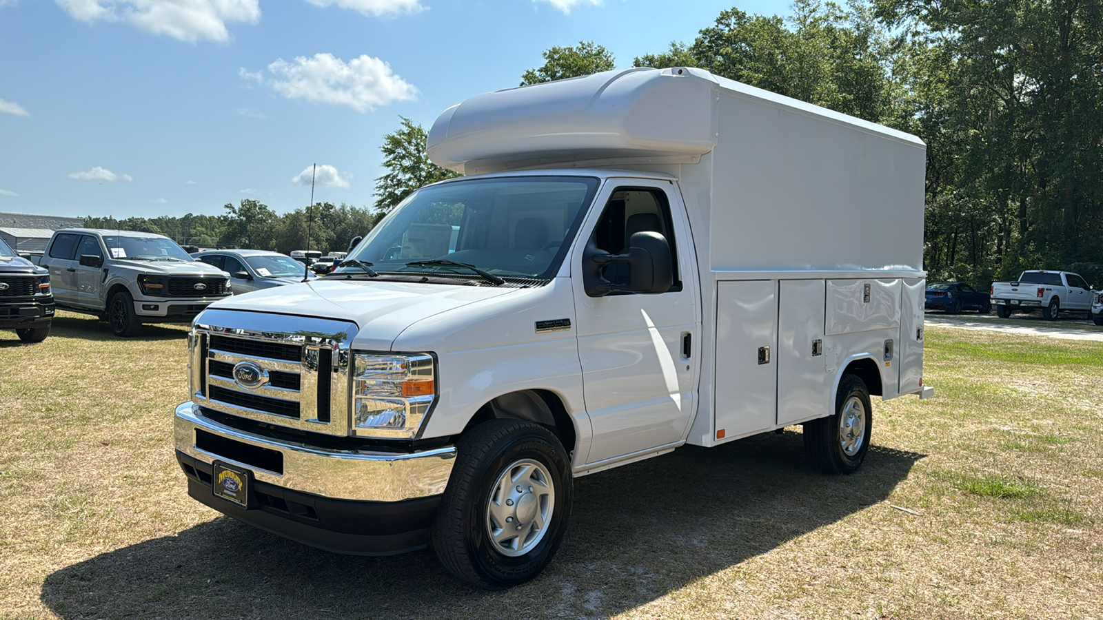 2025 Ford E-350SD Base 3