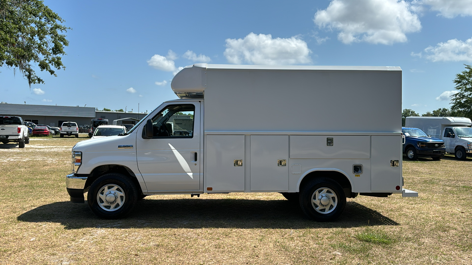 2025 Ford E-350SD Base 4