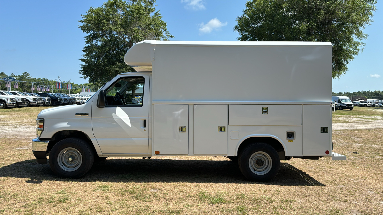 2025 Ford E-350SD Base 3