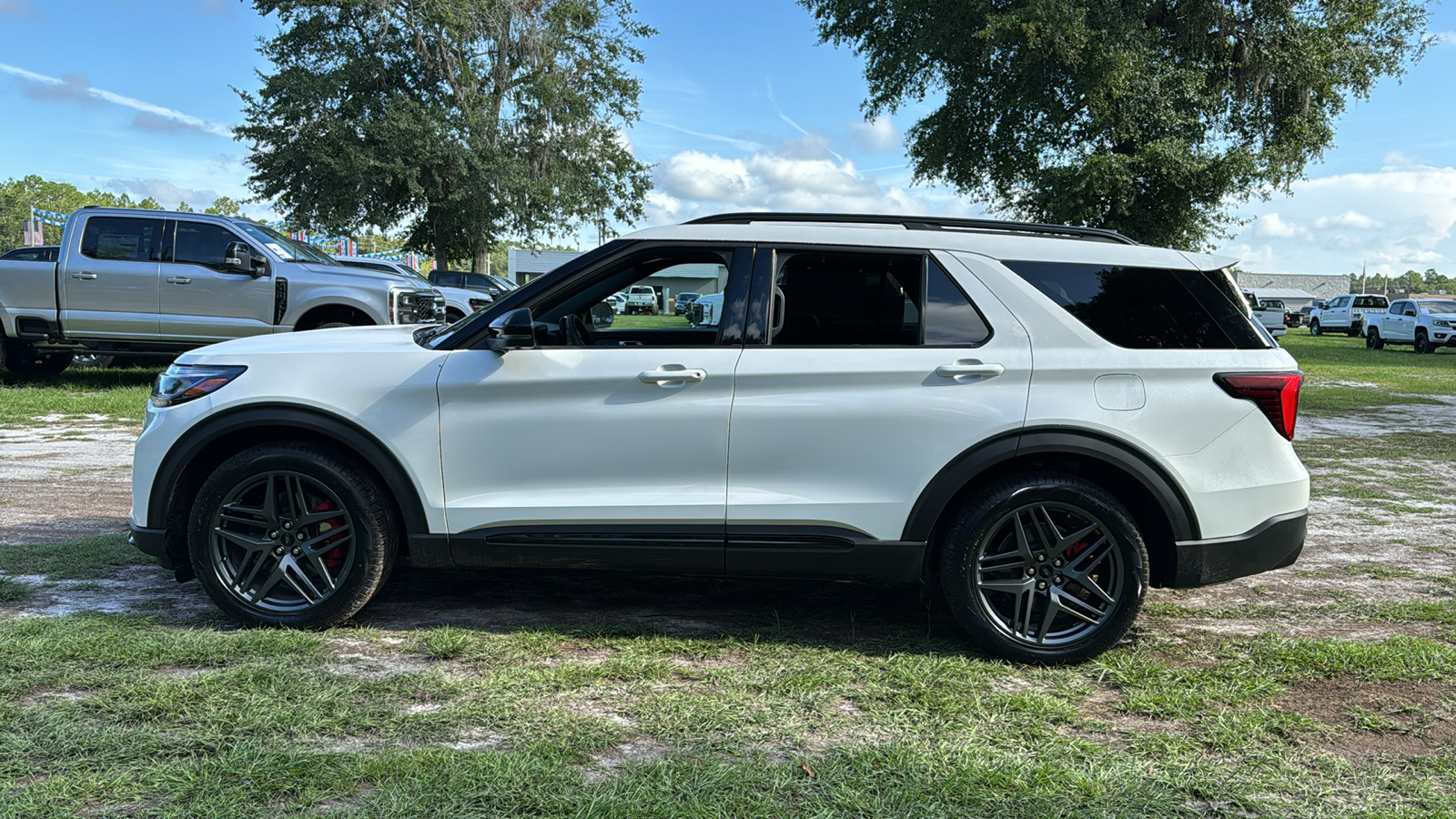 2025 Ford Explorer ST 3