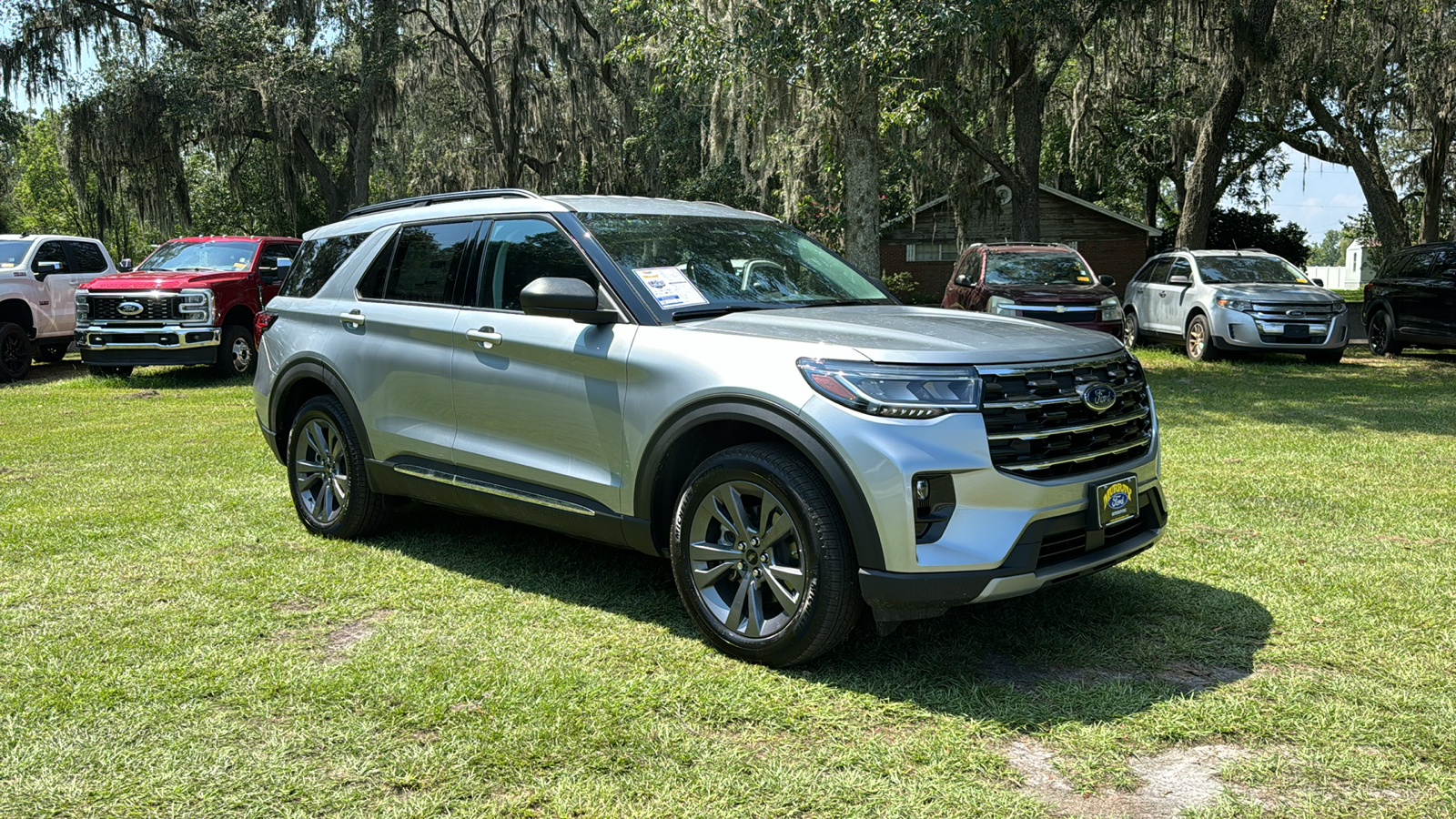 2025 Ford Explorer Active 1