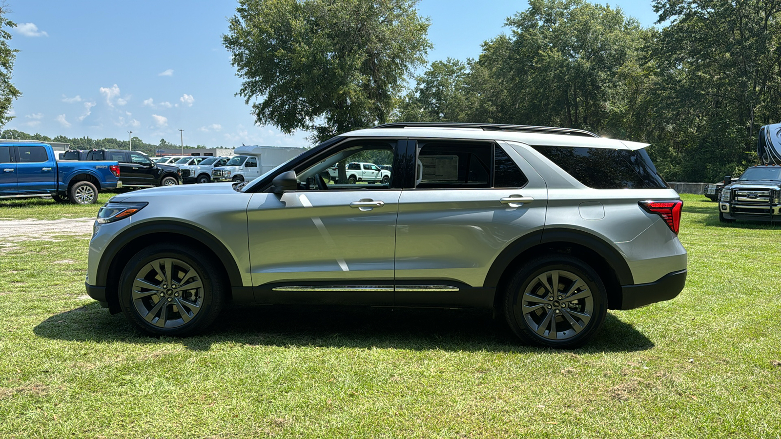 2025 Ford Explorer Active 3