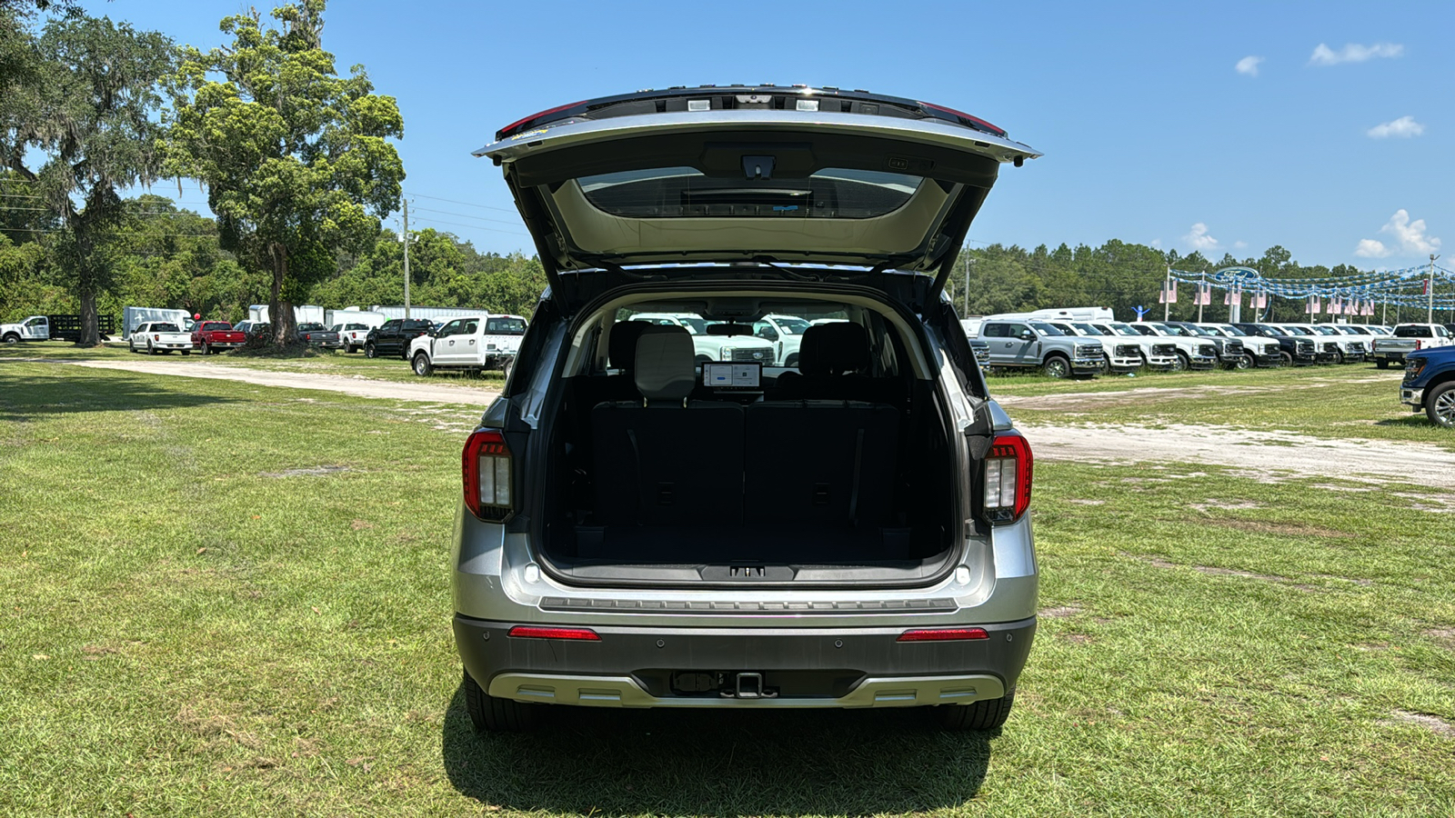 2025 Ford Explorer Active 6