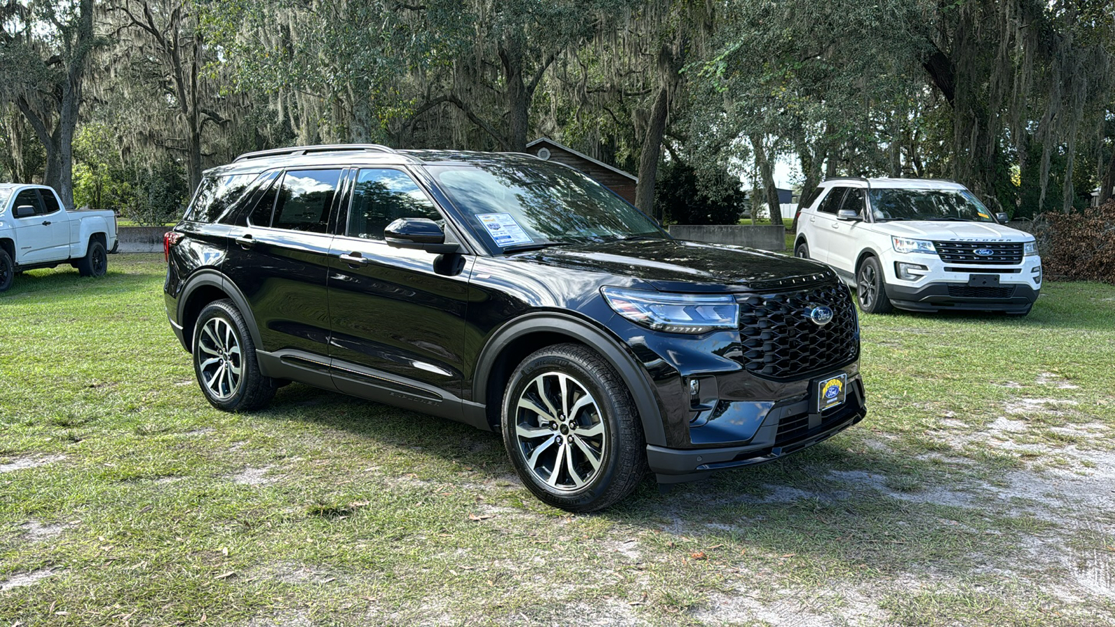 2025 Ford Explorer ST-Line 1