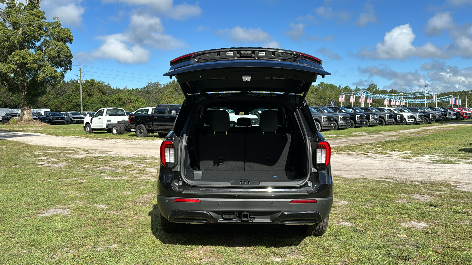 2025 Ford Explorer ST-Line 6