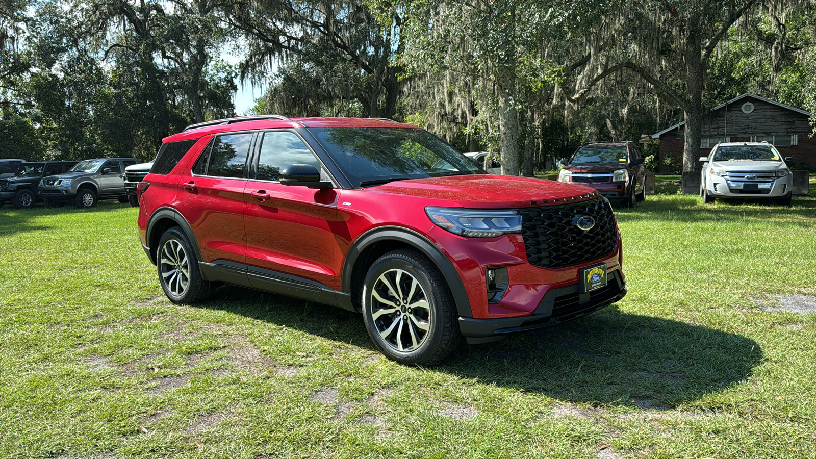 2025 Ford Explorer ST-Line 1