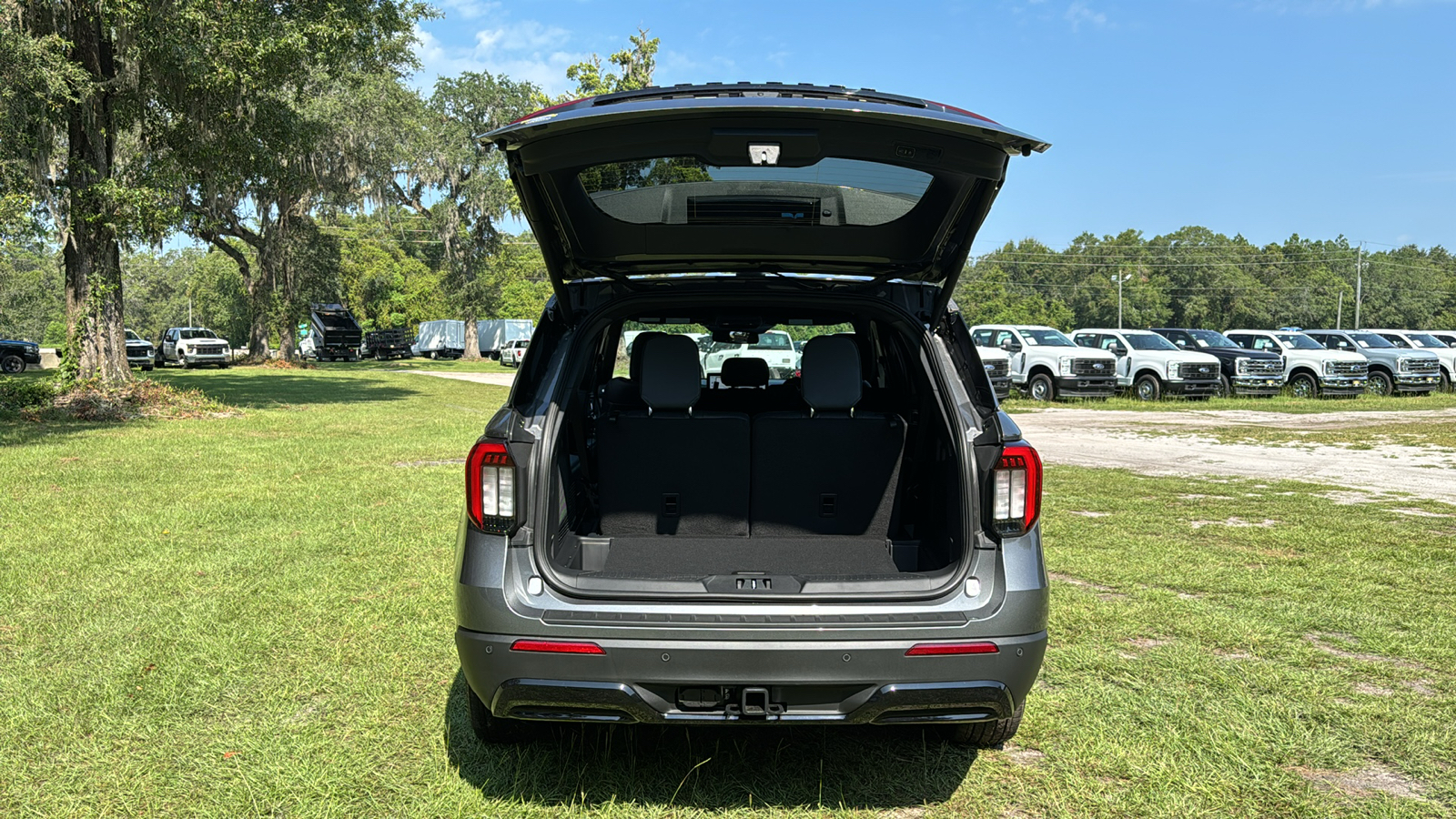 2025 Ford Explorer ST-Line 6